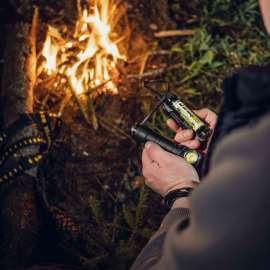 LAMPE DE POCHE LED ARMYTEK WIZARD C2 PRO MAX